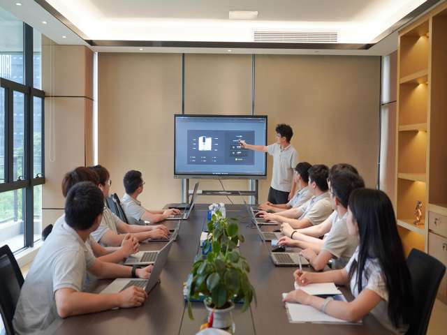 南宁LED曲面贴膜屏订制